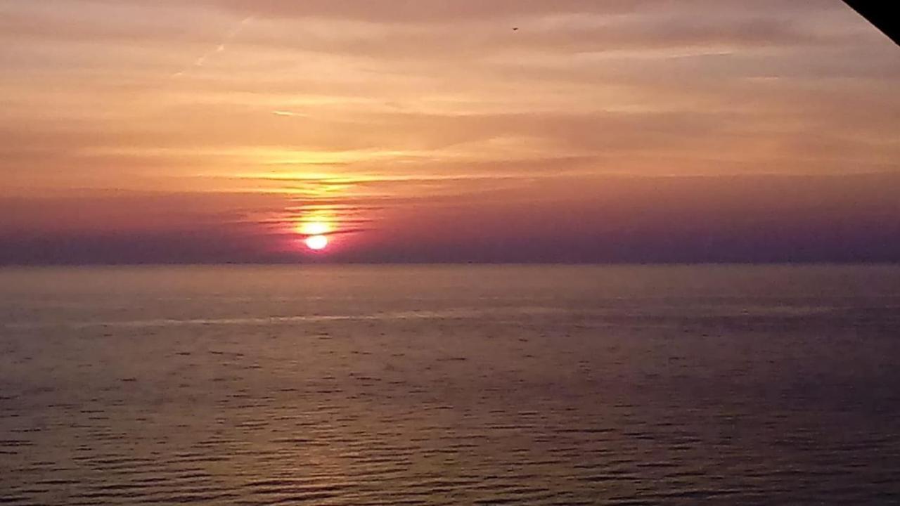 Batumi Beach Tower المظهر الخارجي الصورة